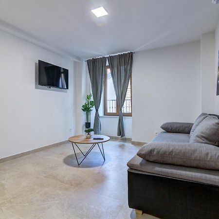 Rote Zora Apartment Senj  Luaran gambar