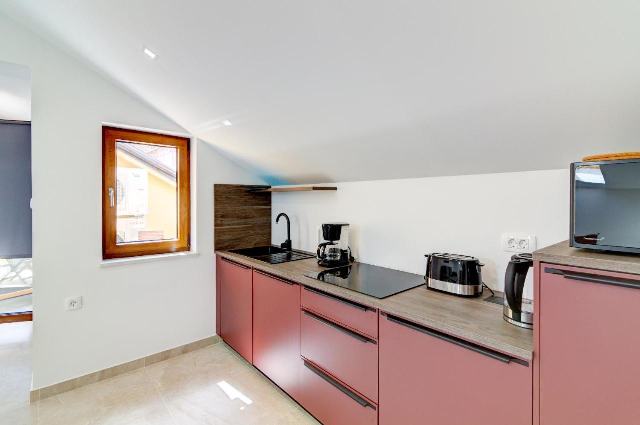 Rote Zora Apartment Senj  Luaran gambar