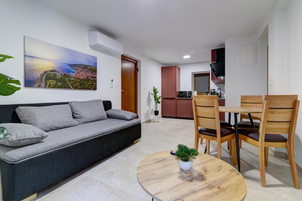 Rote Zora Apartment Senj  Luaran gambar