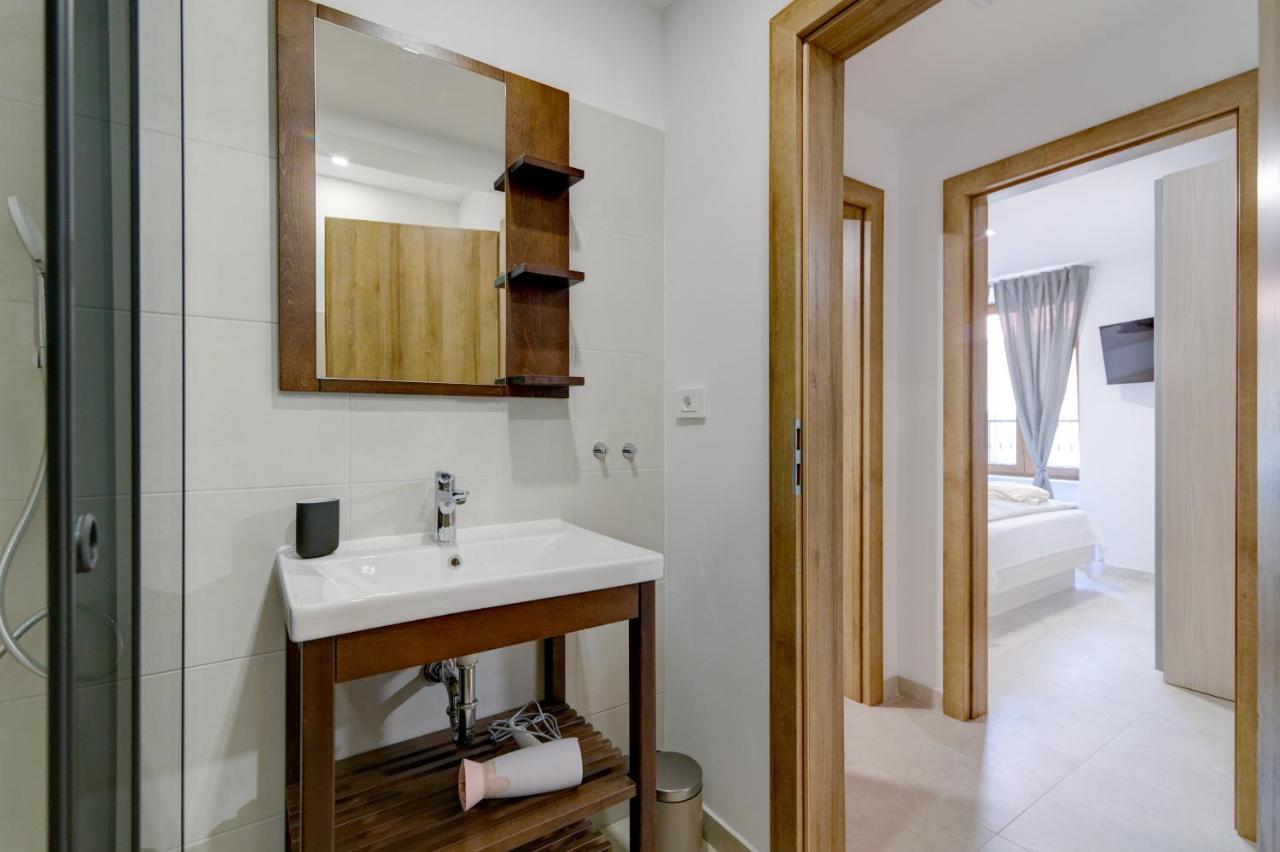 Rote Zora Apartment Senj  Luaran gambar