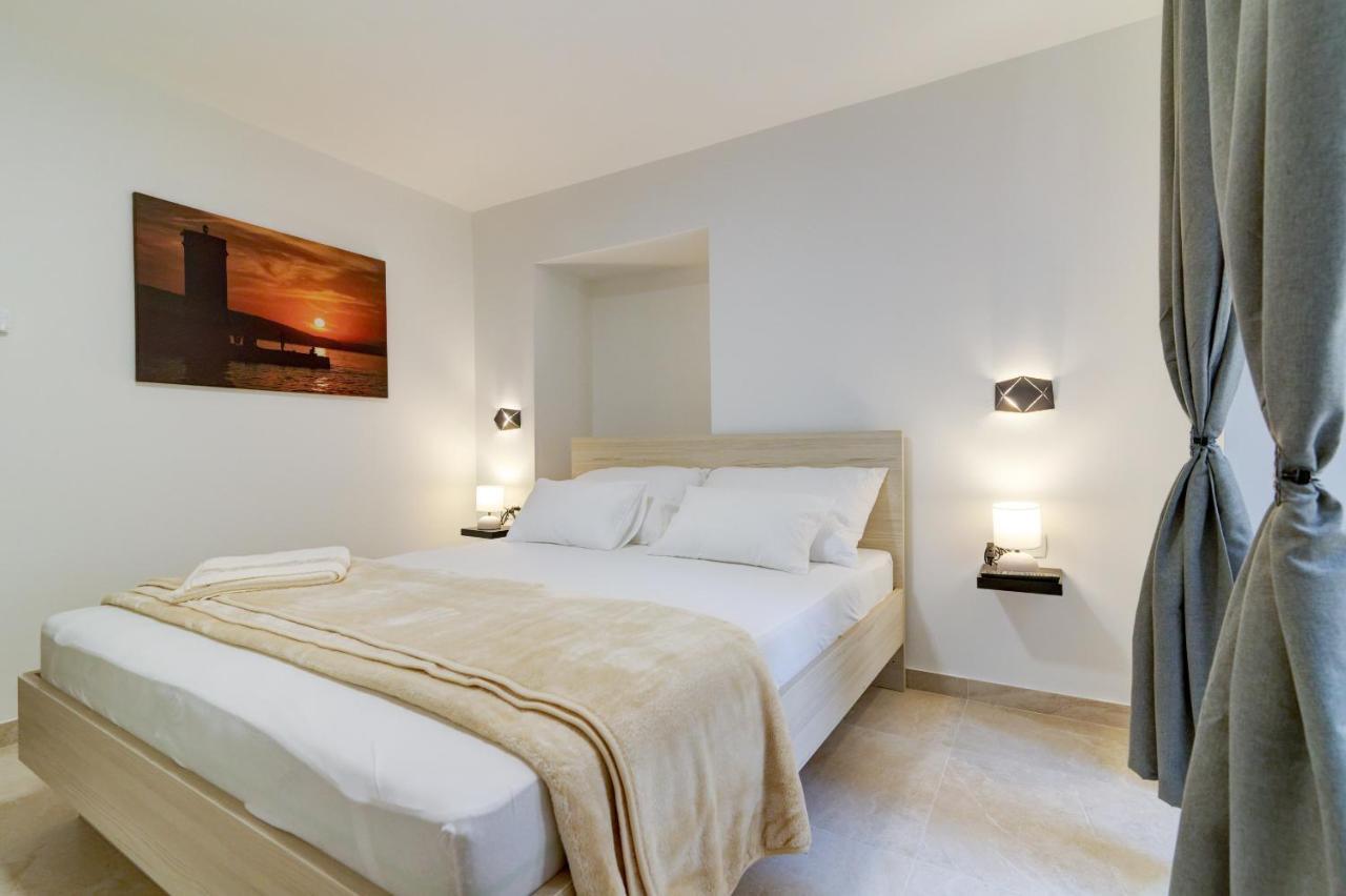 Rote Zora Apartment Senj  Luaran gambar