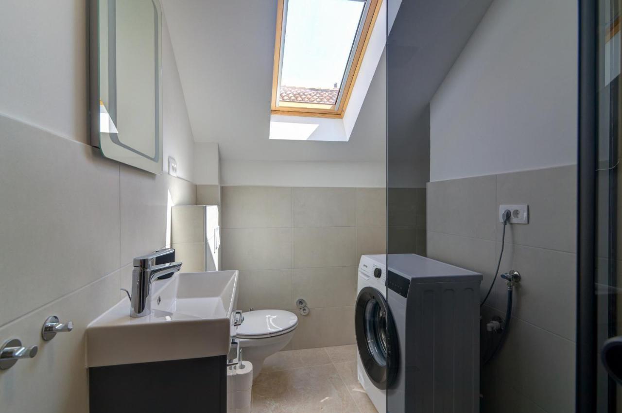 Rote Zora Apartment Senj  Luaran gambar